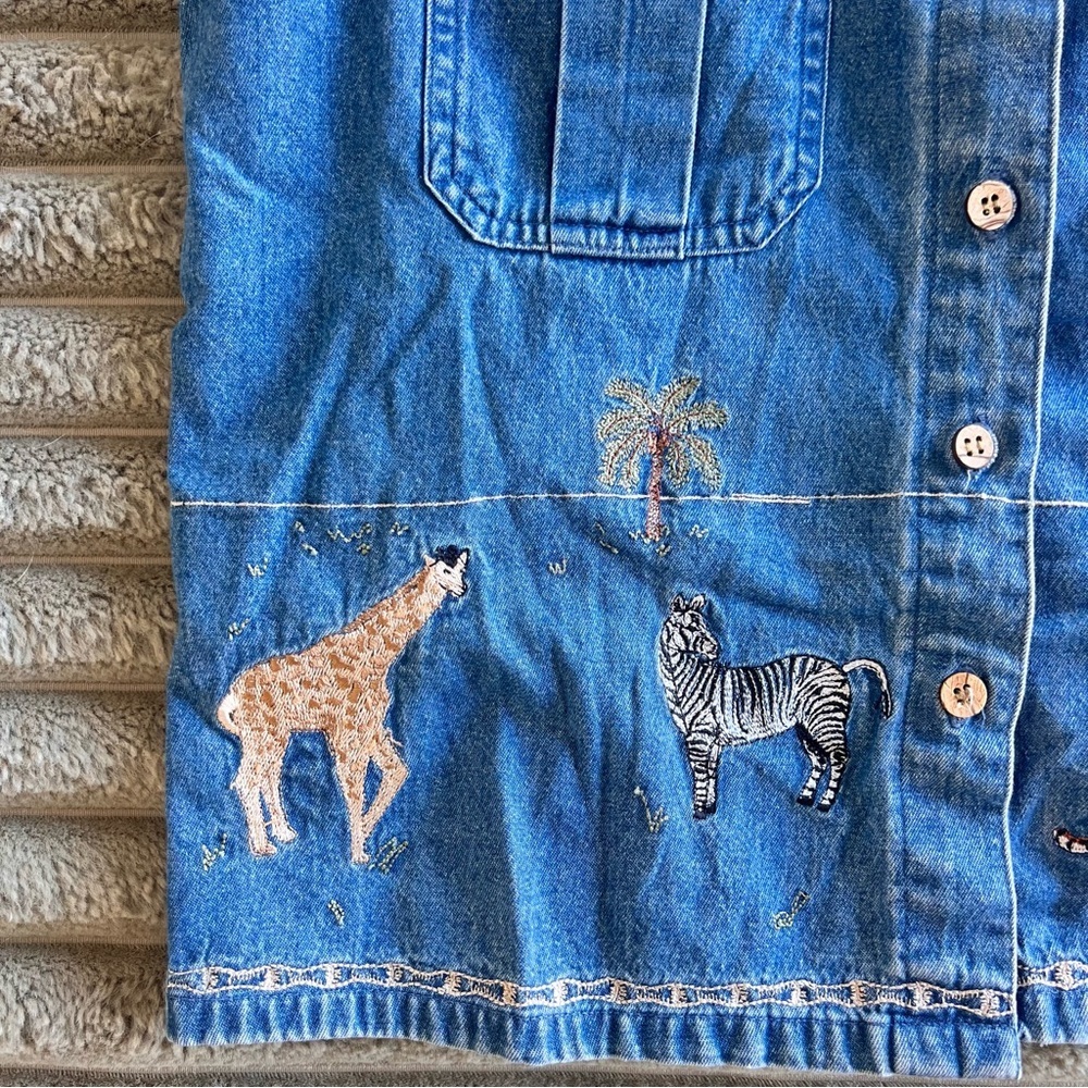 Vintage 100% Cotton Embroidered Denim Vest with Animal Motifs- M - Picture 2 of 6